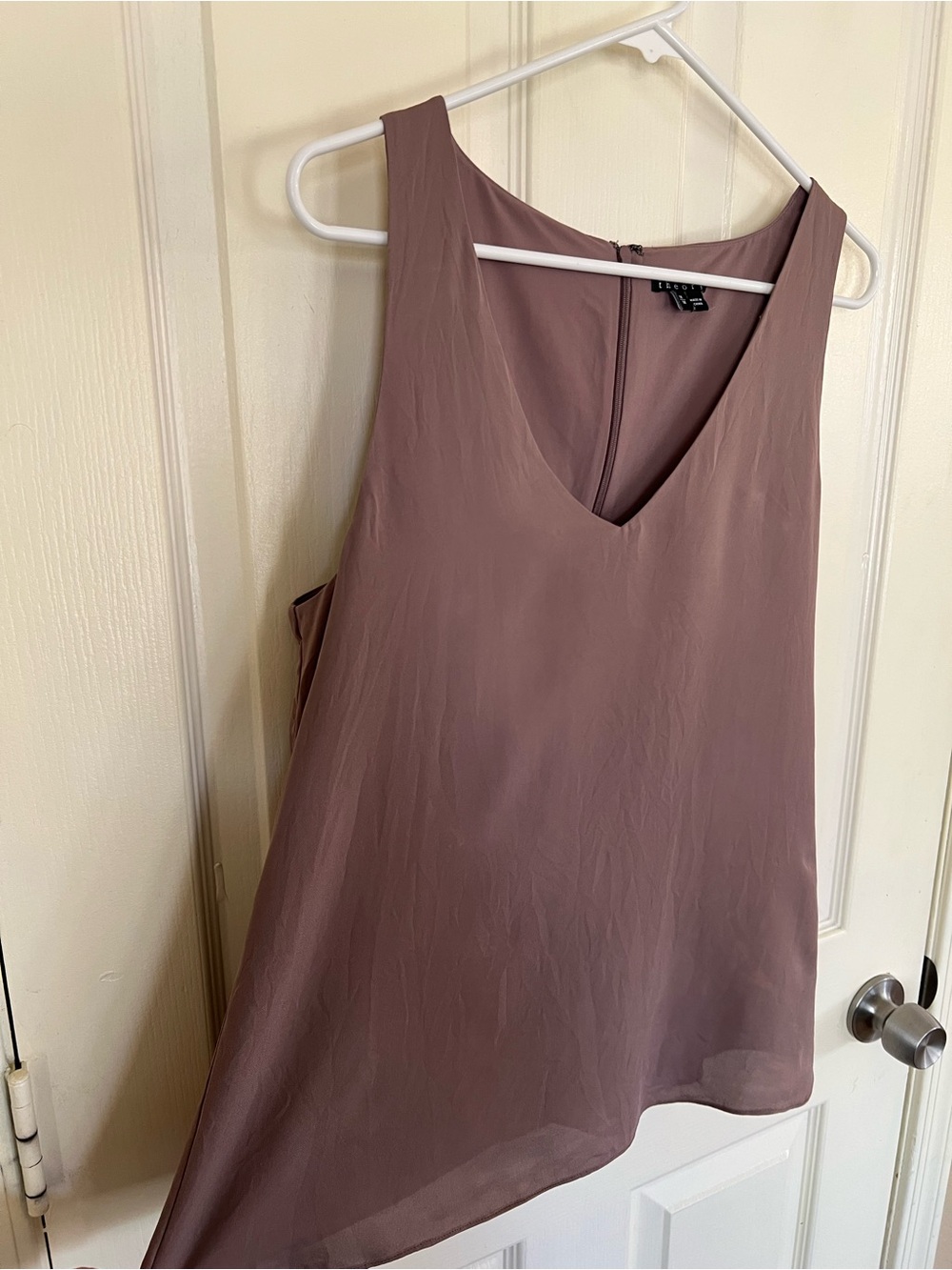 Theory Mauve Tank V-Neck Sleeveless Top - Picture 4 of 11